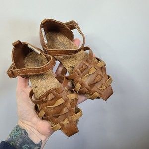 Kids Oshkosh Hattie Leather Sandals 6M